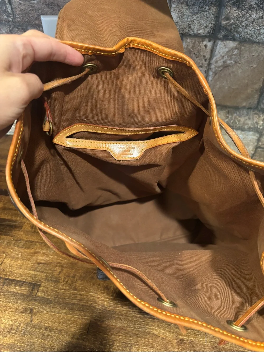 Louis Vuitton style zip iconic